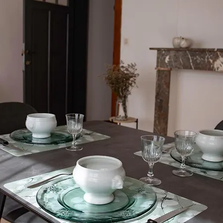 Des Chartriers Apartment *