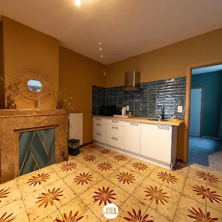 Des Chartriers Apartment *