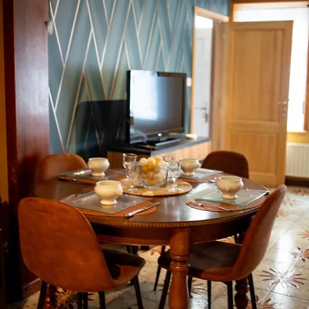 Des Chartriers Apartment